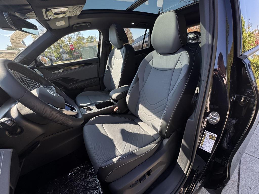 new 2025 Volkswagen Tiguan car, priced at $39,942