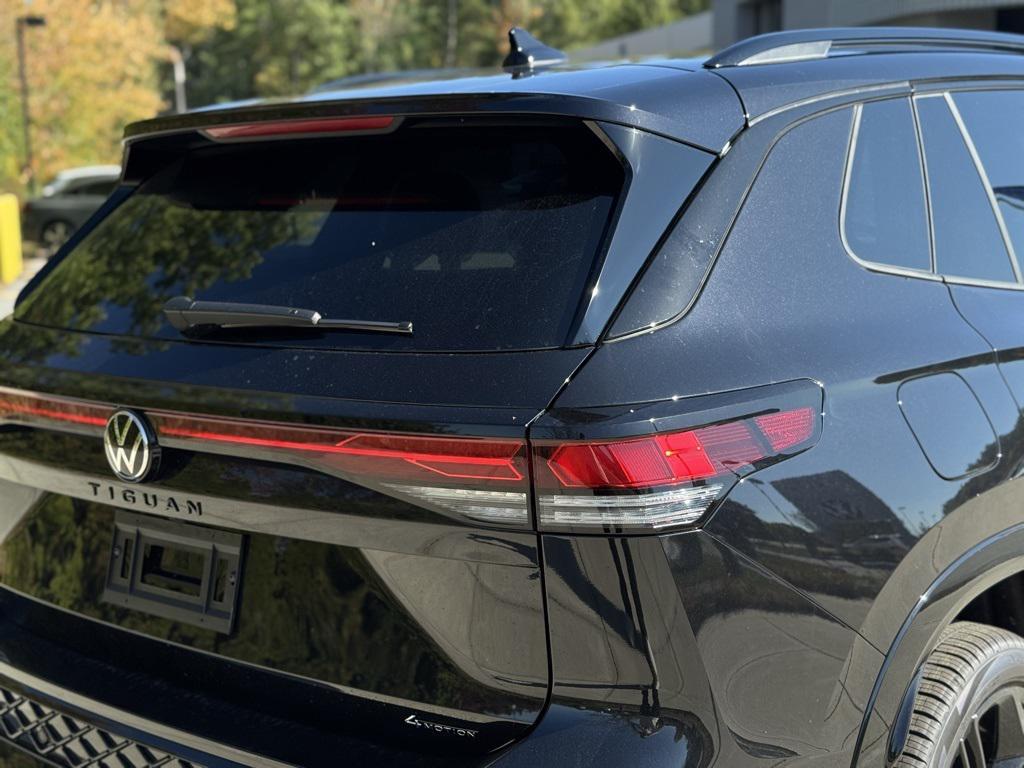 new 2025 Volkswagen Tiguan car, priced at $39,942