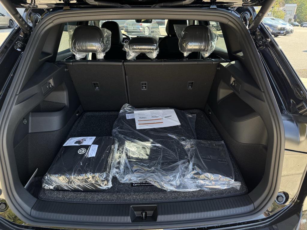 new 2025 Volkswagen Tiguan car, priced at $39,942