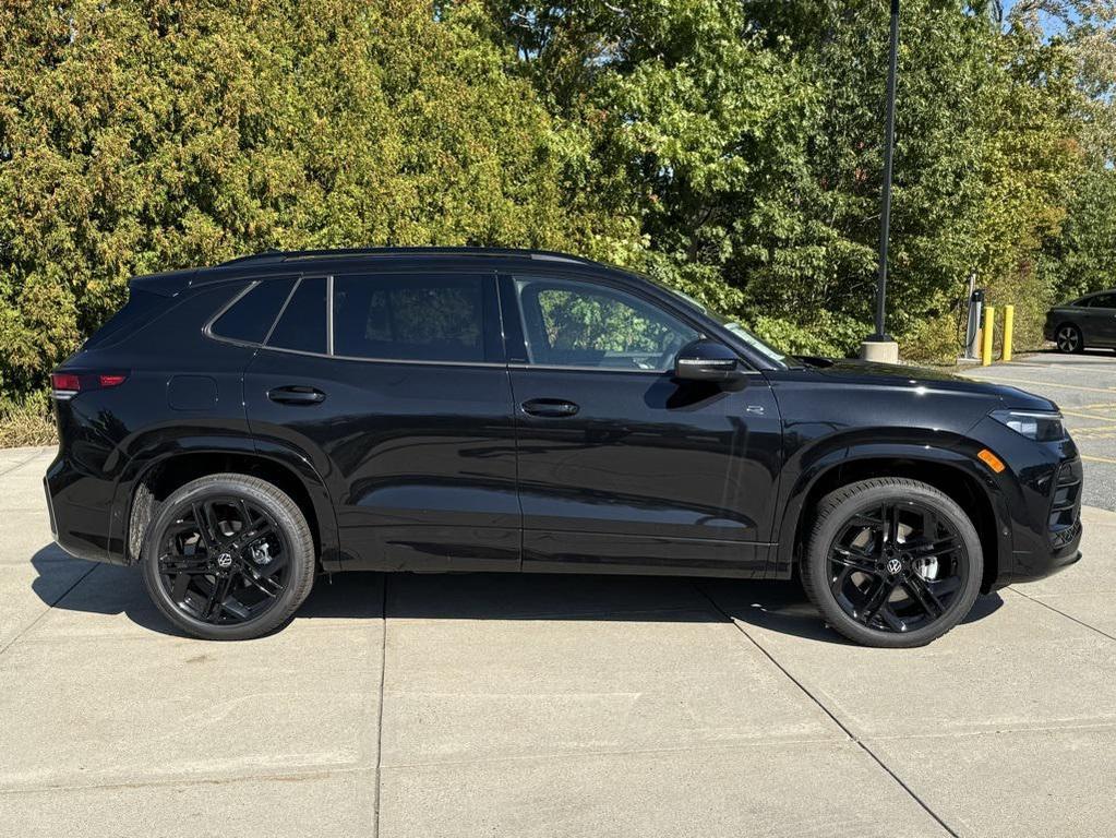 new 2025 Volkswagen Tiguan car, priced at $39,942