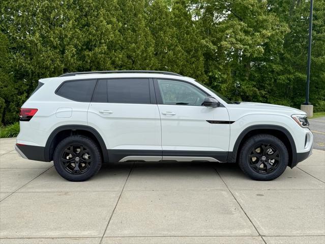 new 2025 Volkswagen Atlas car, priced at $48,656