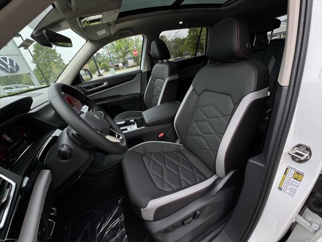 new 2025 Volkswagen Atlas car, priced at $48,656