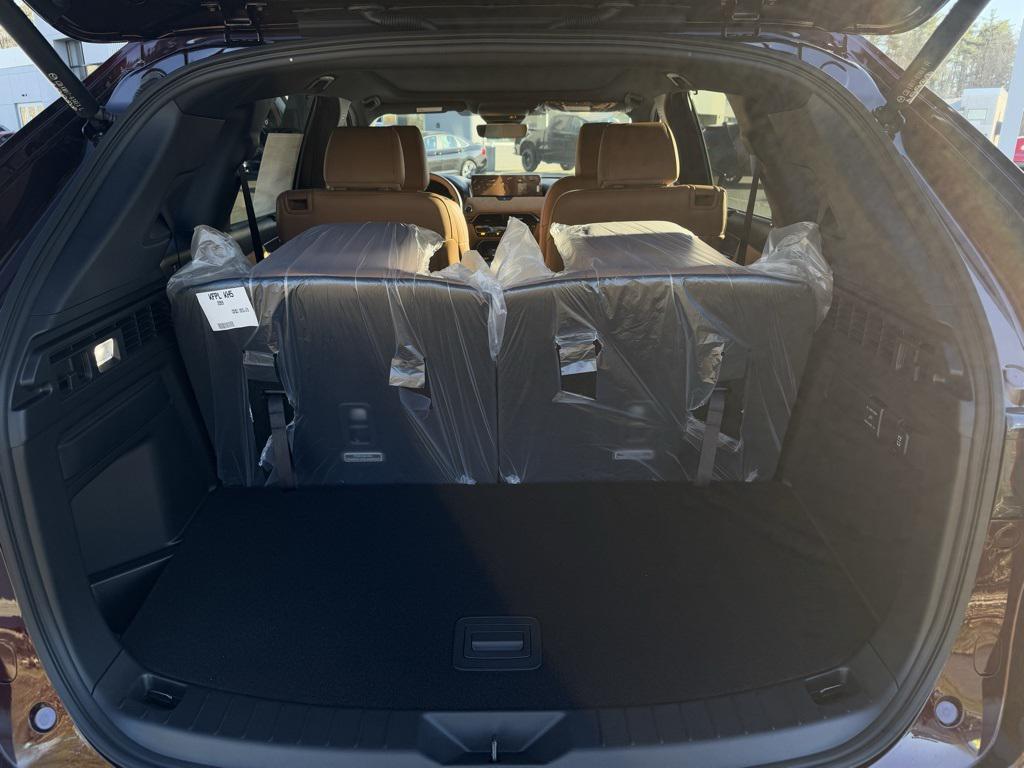 new 2025 Mazda CX-90 car, priced at $59,725