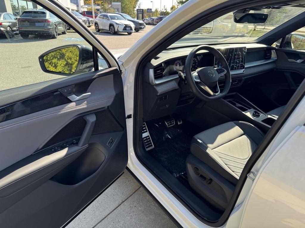 new 2025 Volkswagen Tiguan car, priced at $40,397