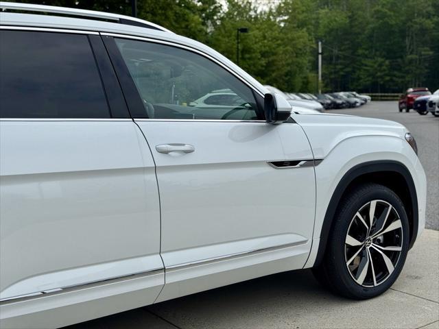 new 2025 Volkswagen Atlas car, priced at $56,991