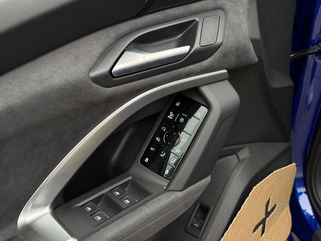 new 2025 Audi SQ5 car, priced at $73,595