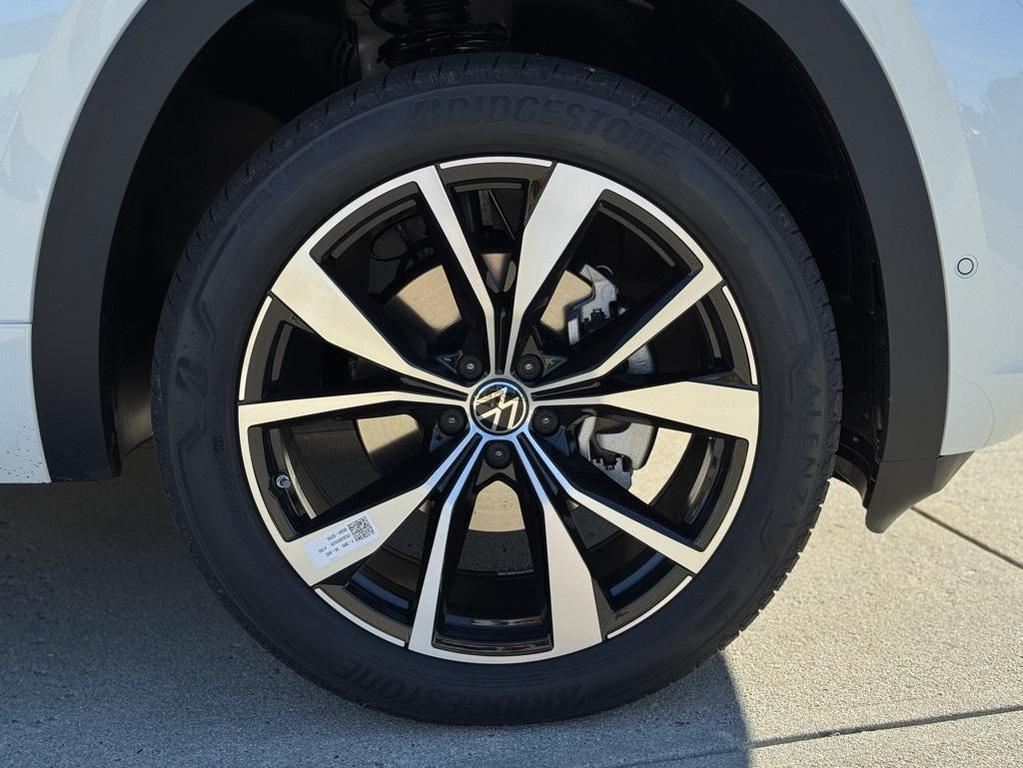 new 2026 Volkswagen Atlas car, priced at $58,093
