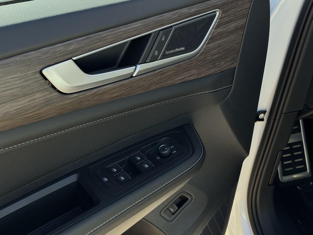 new 2026 Volkswagen Atlas car, priced at $58,093