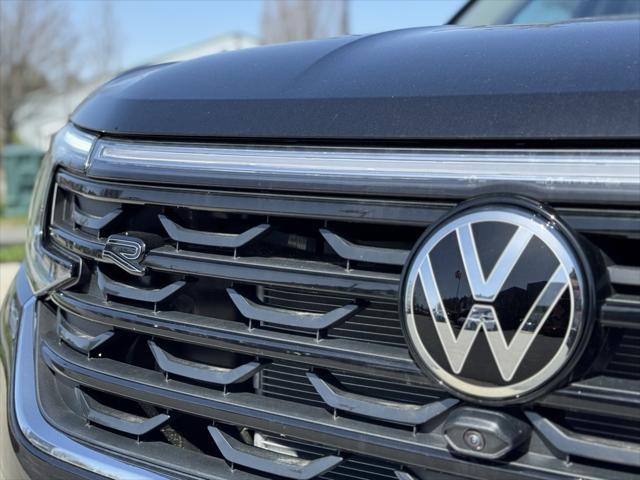 new 2025 Volkswagen Atlas car, priced at $55,841