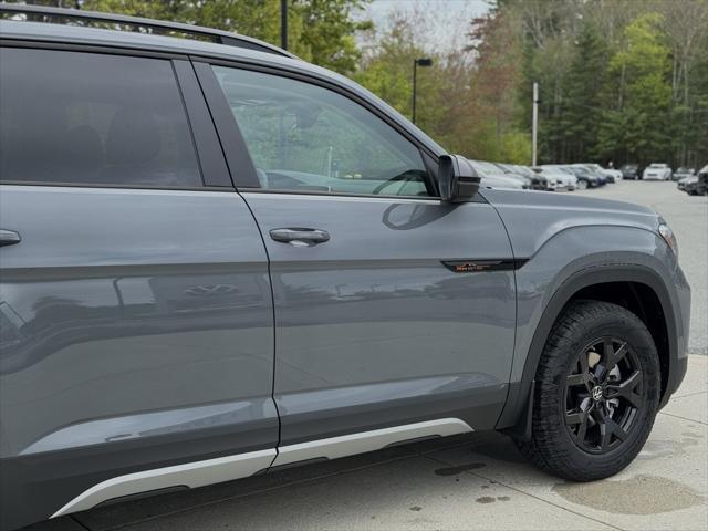new 2025 Volkswagen Atlas car, priced at $49,876