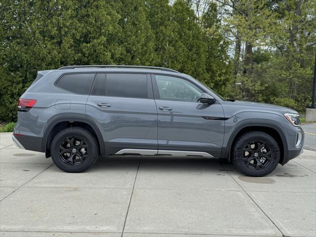 new 2025 Volkswagen Atlas car, priced at $49,876