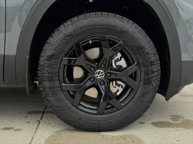 new 2025 Volkswagen Atlas car, priced at $49,876
