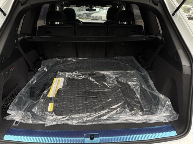 new 2025 Audi Q7 car, priced at $76,480