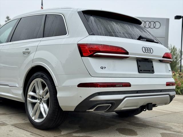new 2025 Audi Q7 car, priced at $76,480