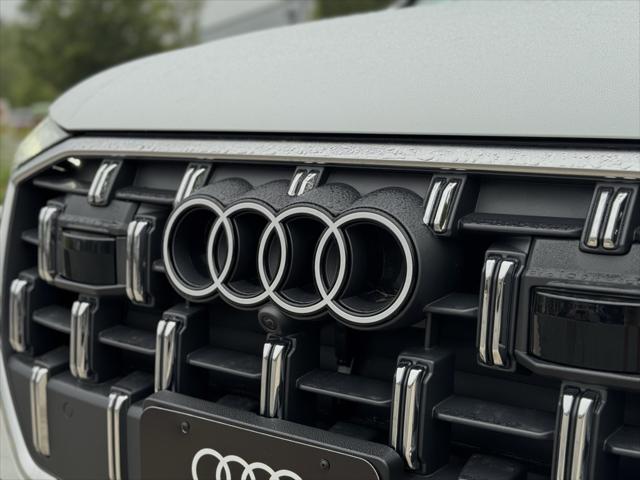 new 2025 Audi Q7 car, priced at $76,480
