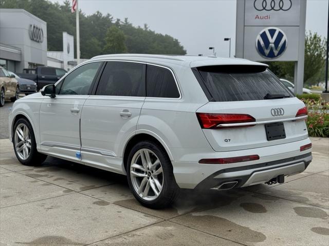 new 2025 Audi Q7 car, priced at $76,480