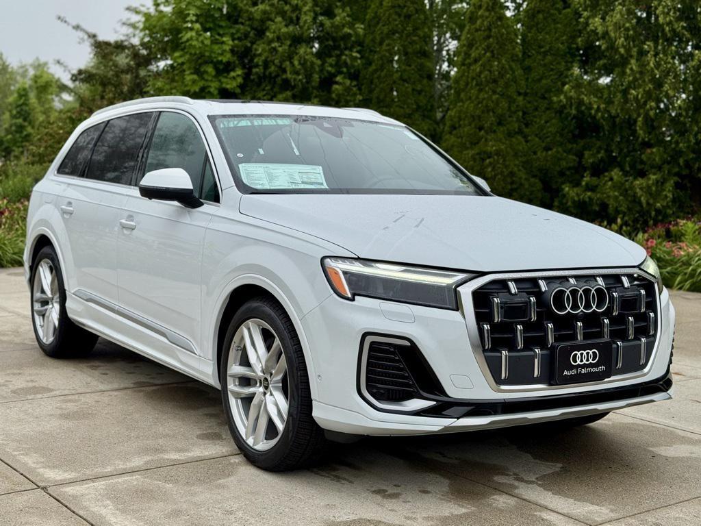 new 2025 Audi Q7 car, priced at $76,480