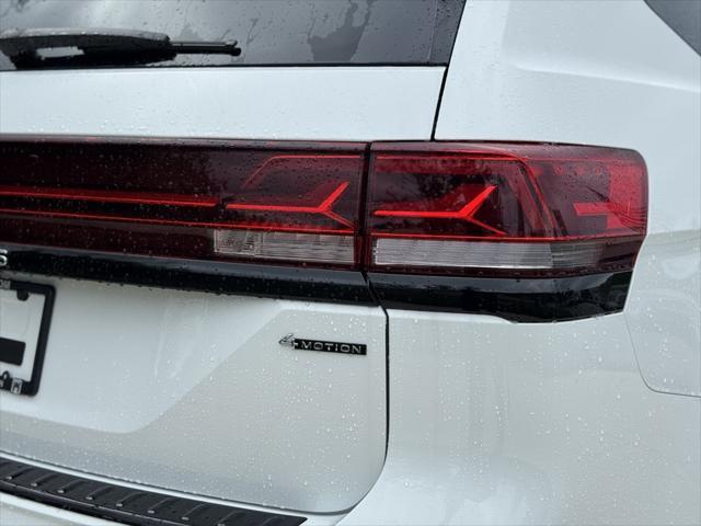 new 2025 Volkswagen Atlas car, priced at $49,421