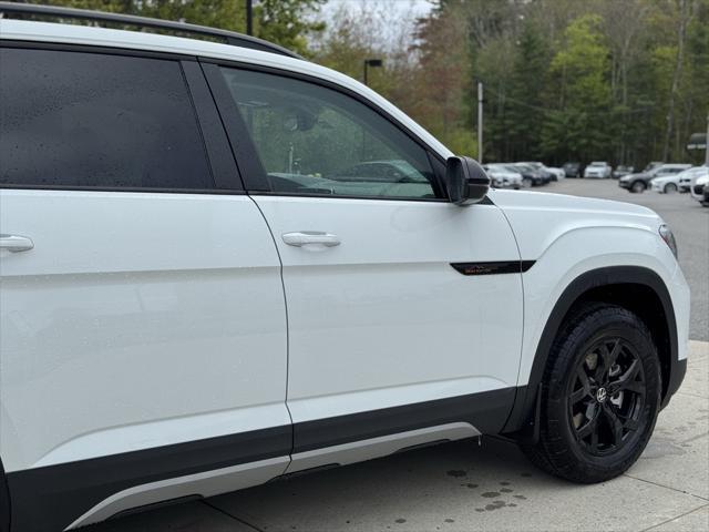 new 2025 Volkswagen Atlas car, priced at $49,421