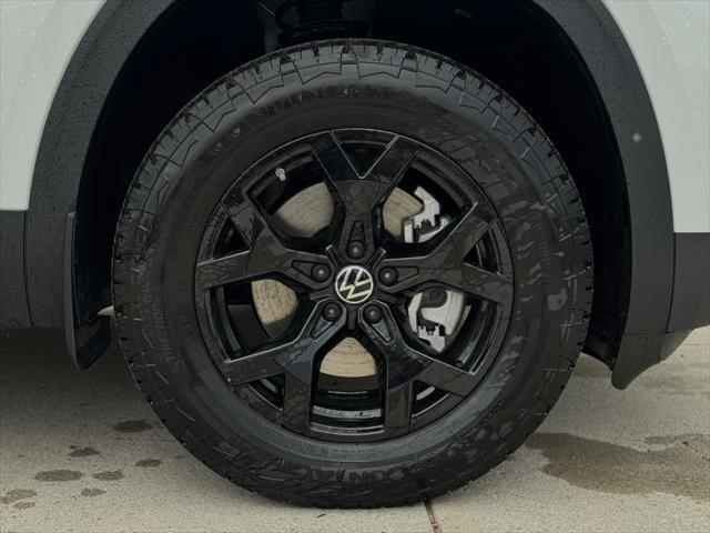 new 2025 Volkswagen Atlas car, priced at $49,421