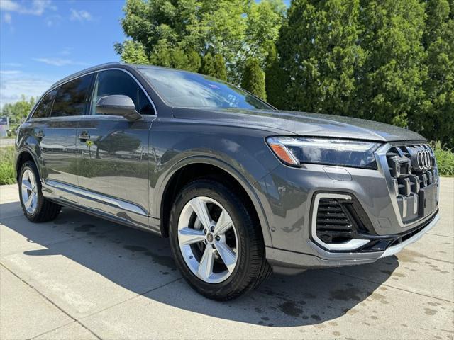 new 2025 Audi Q7 car, priced at $64,270