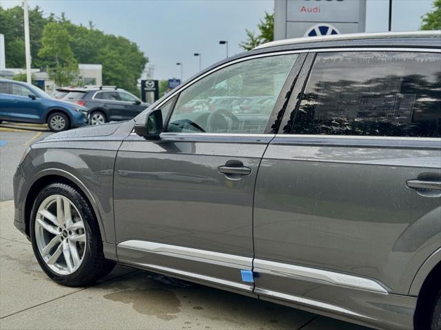 new 2025 Audi Q7 car, priced at $76,480