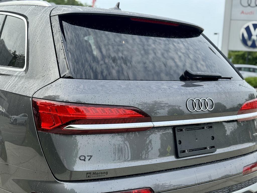 new 2025 Audi Q7 car, priced at $76,480