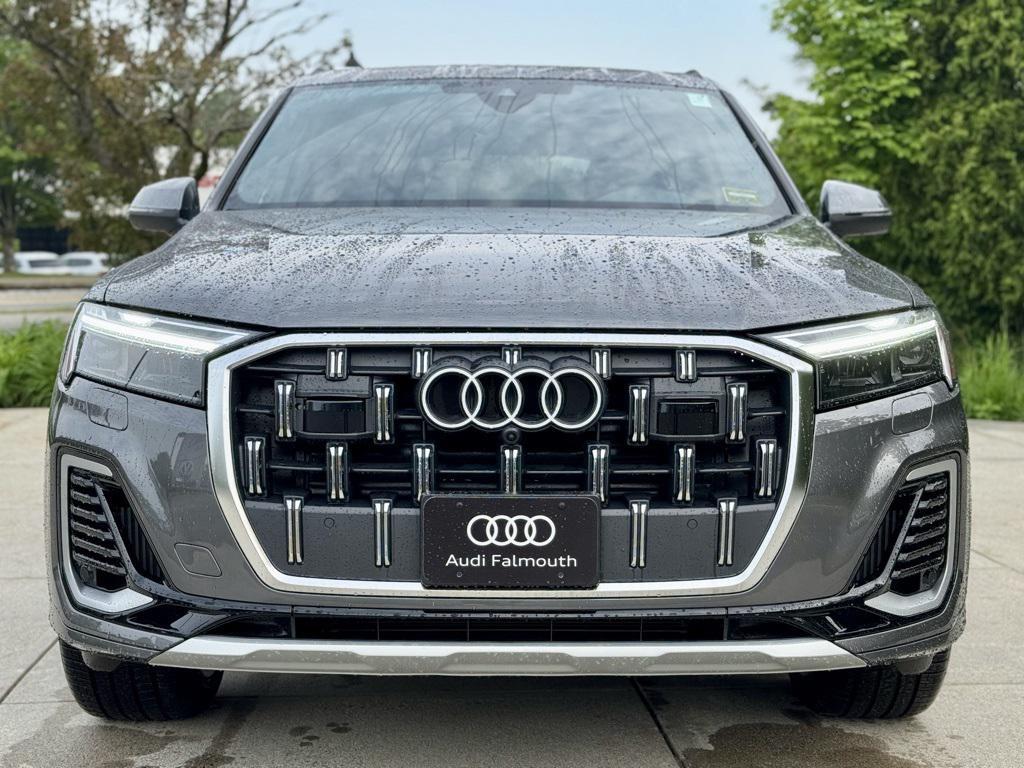 new 2025 Audi Q7 car, priced at $76,480