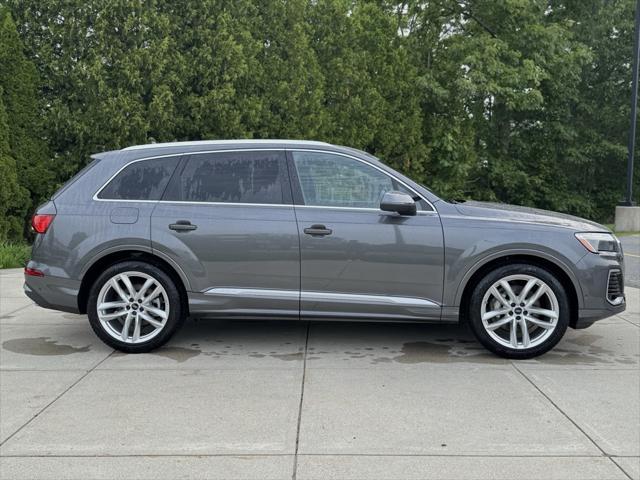 new 2025 Audi Q7 car, priced at $76,480