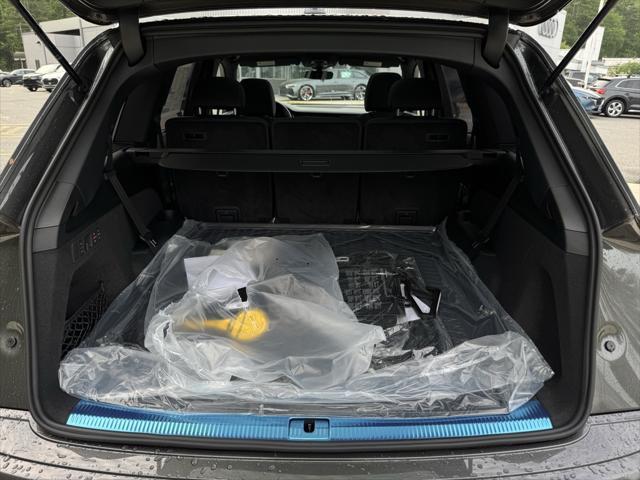 new 2025 Audi Q7 car, priced at $76,480