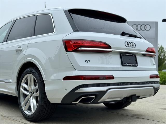 new 2025 Audi Q7 car, priced at $76,480