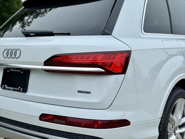 new 2025 Audi Q7 car, priced at $76,480