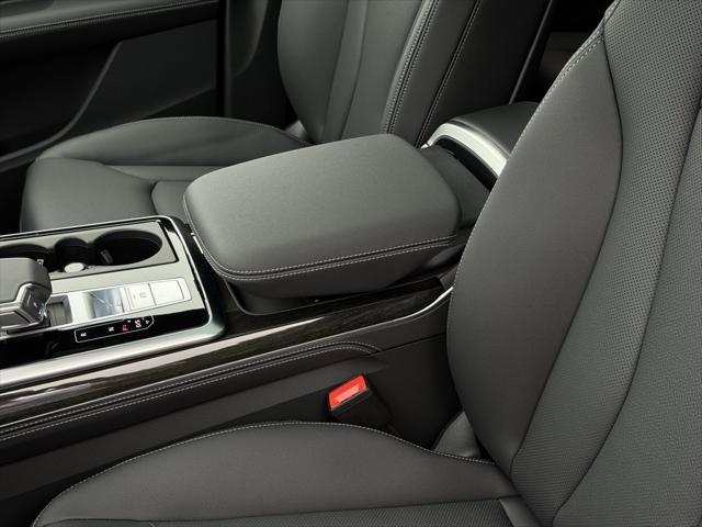new 2025 Audi Q7 car, priced at $76,480