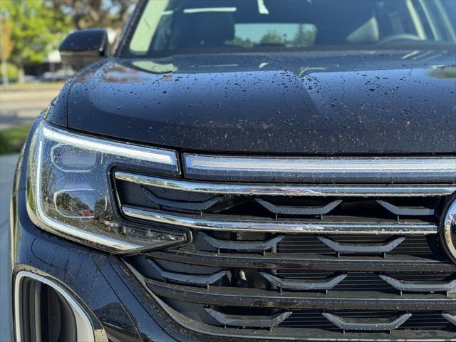 new 2025 Volkswagen Atlas car, priced at $48,656
