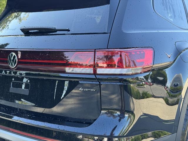 new 2025 Volkswagen Atlas car, priced at $48,656
