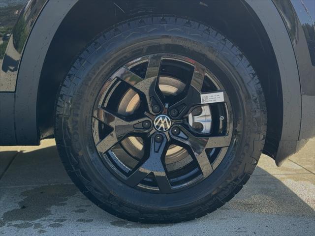 new 2025 Volkswagen Atlas car, priced at $48,656