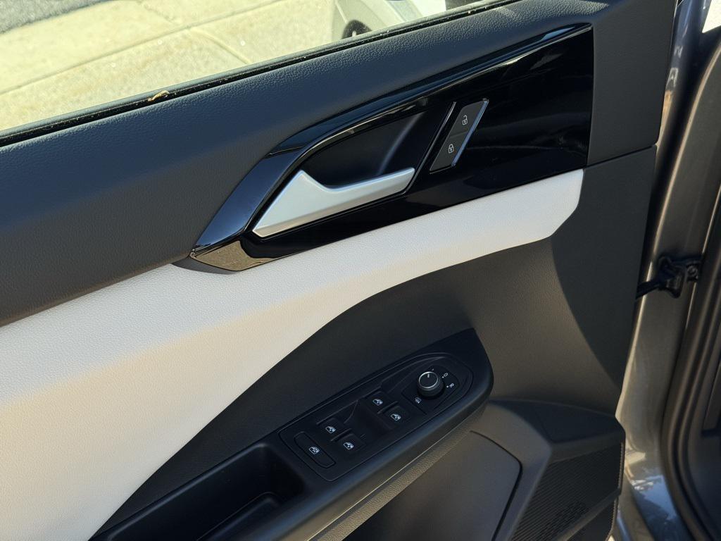 new 2025 Volkswagen Taos car, priced at $29,027