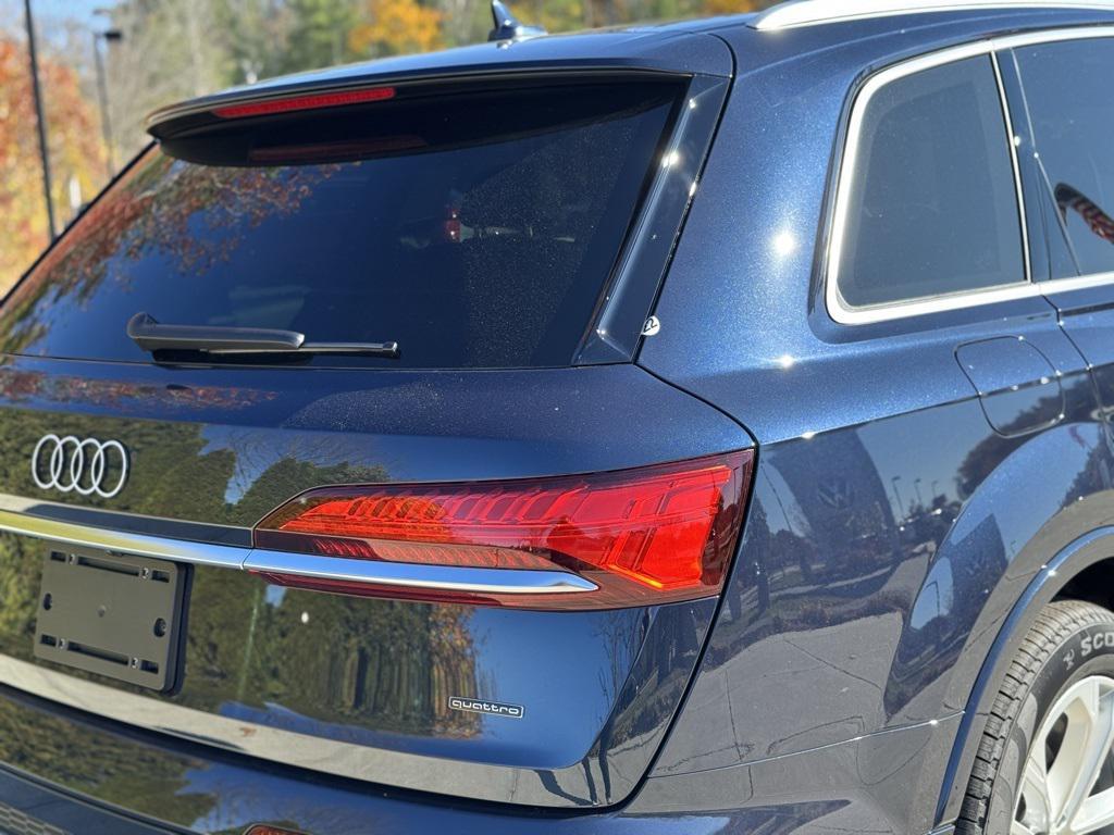 new 2026 Audi Q7 car, priced at $77,345