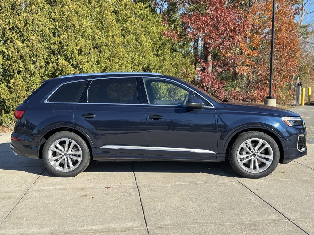 new 2026 Audi Q7 car, priced at $77,345
