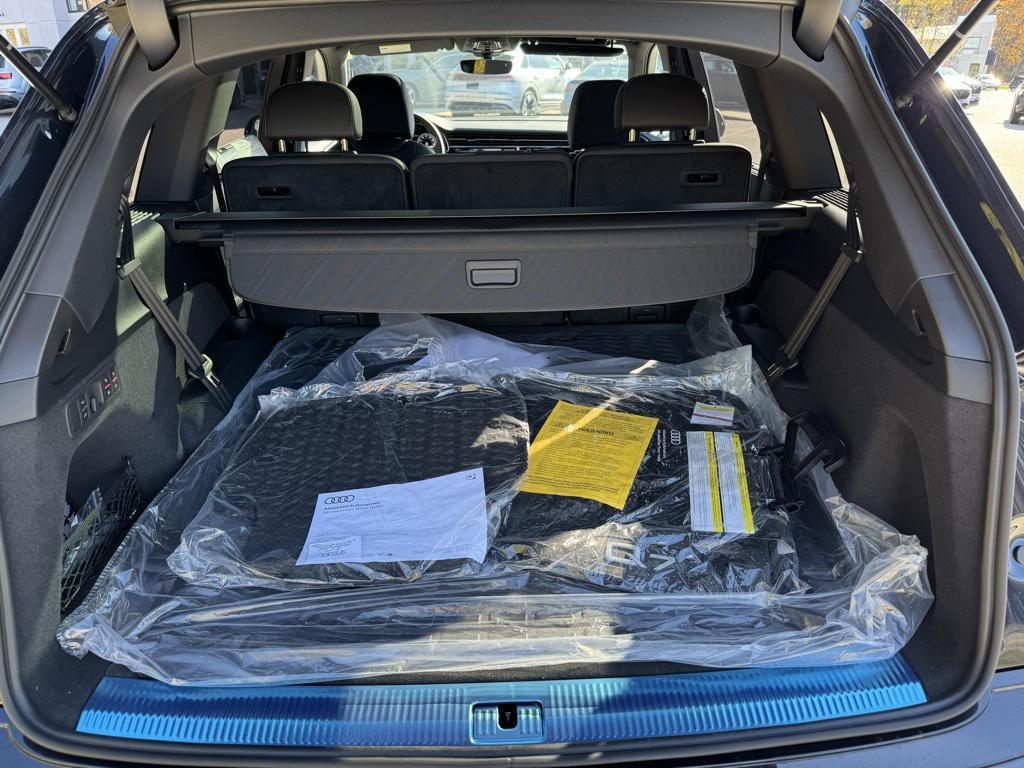 new 2026 Audi Q7 car, priced at $77,345