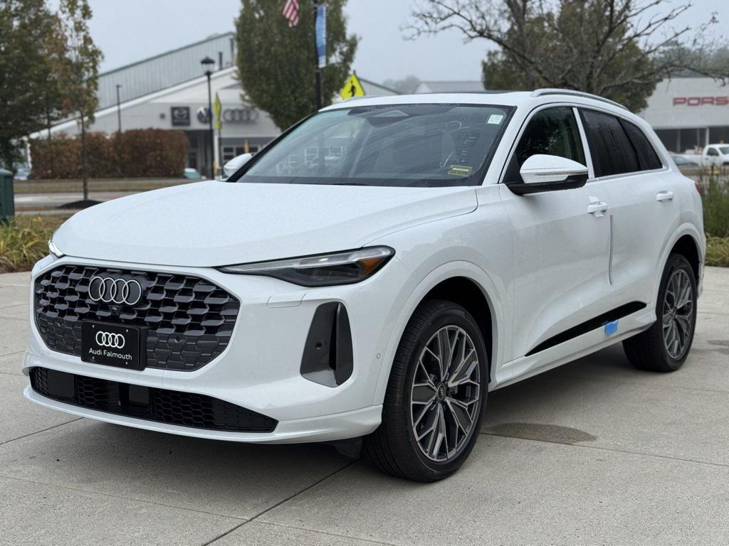 new 2025 Audi Q5 car, priced at $60,480
