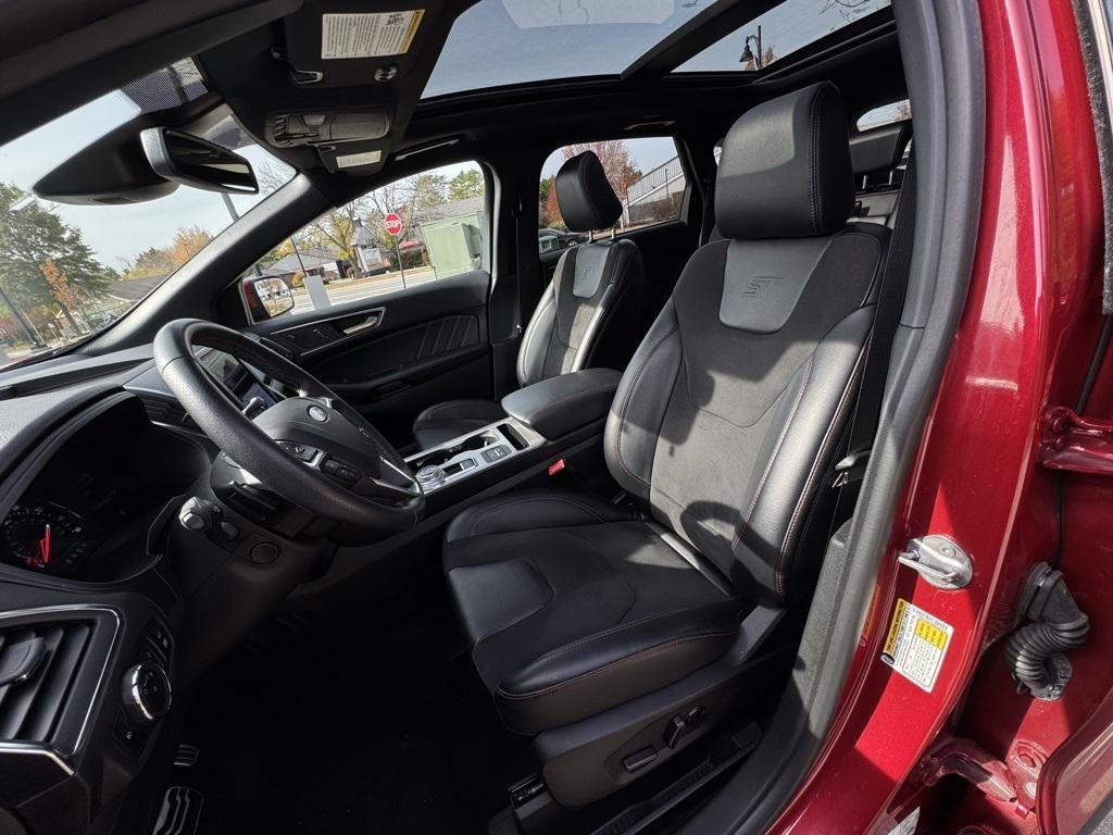 used 2024 Ford Edge car, priced at $35,000