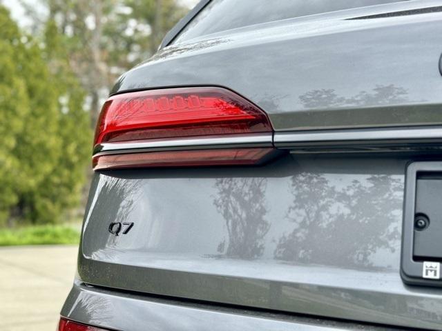 new 2025 Audi Q7 car, priced at $69,815