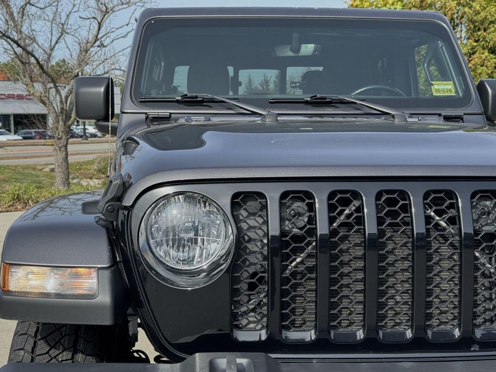 used 2021 Jeep Gladiator car, priced at $28,000