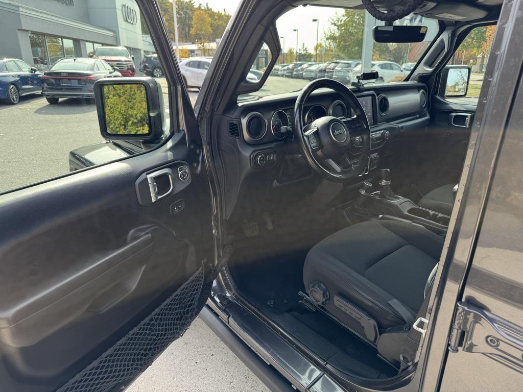 used 2021 Jeep Gladiator car, priced at $28,000