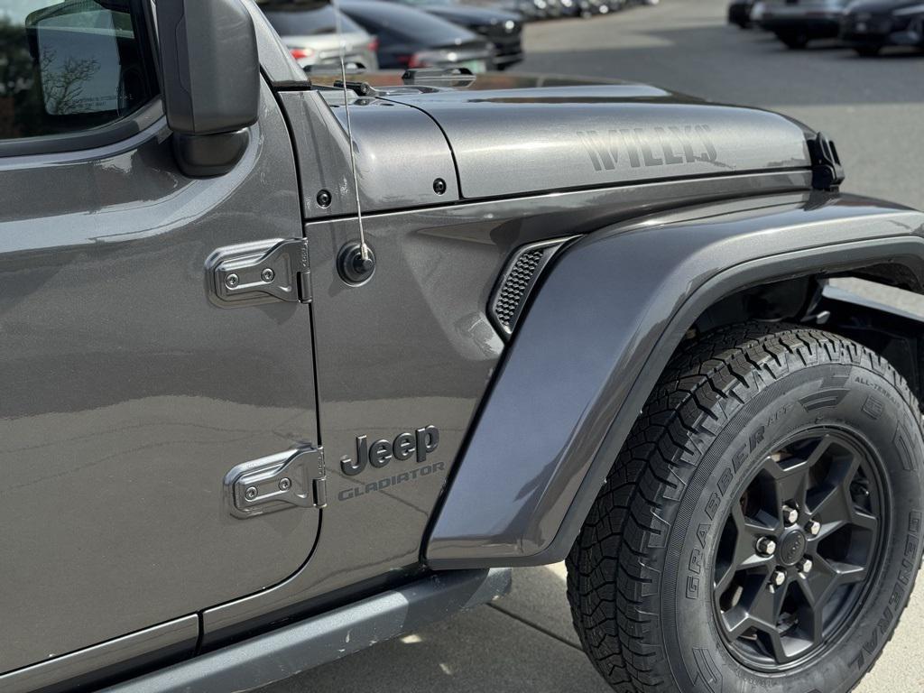 used 2021 Jeep Gladiator car, priced at $28,000