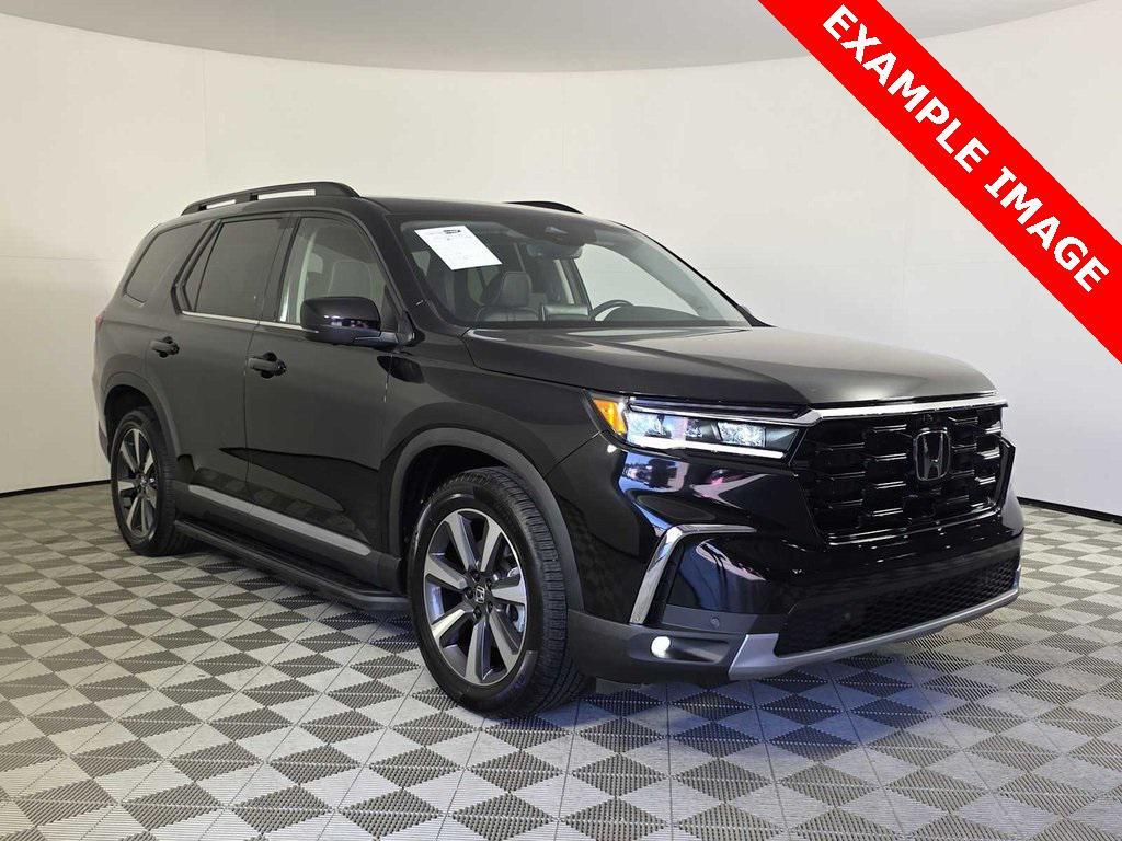 used 2023 Honda Pilot car, priced at $41,698