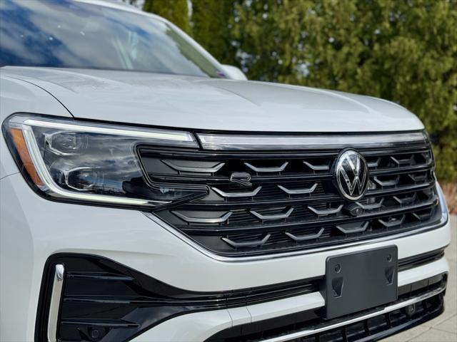 new 2025 Volkswagen Atlas car, priced at $56,761