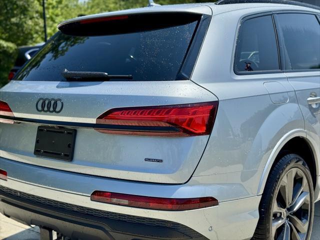 new 2025 Audi Q7 car, priced at $75,580