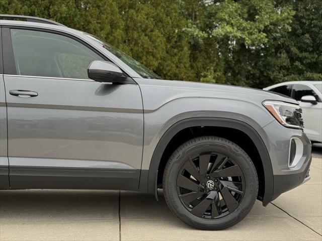 new 2024 Volkswagen Atlas car, priced at $46,997